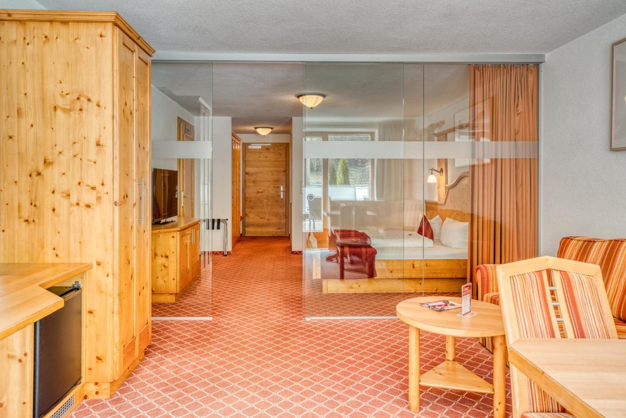 Mallaun Hotel.Erlebnis See Buitenkant foto
