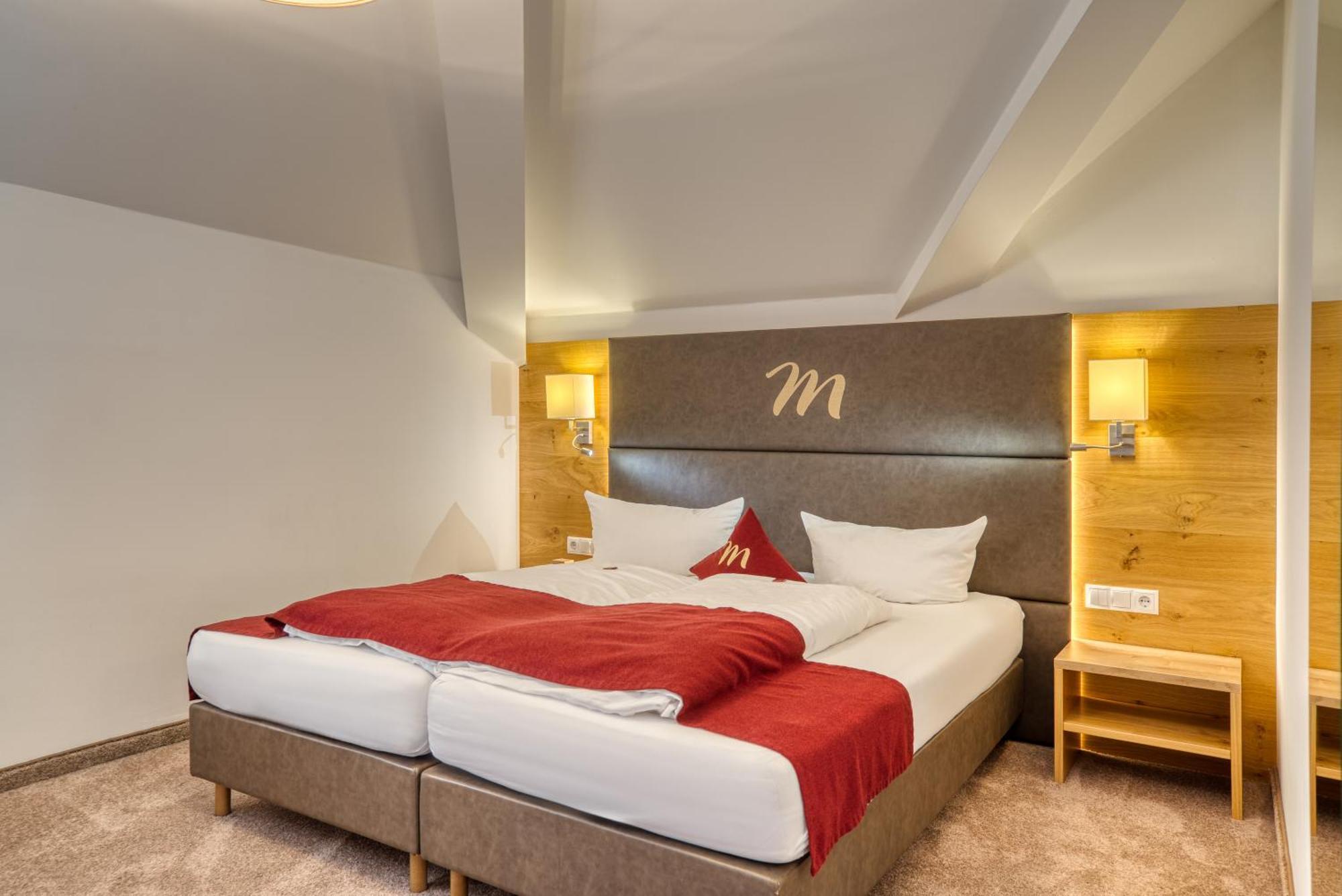 Mallaun Hotel.Erlebnis See Buitenkant foto
