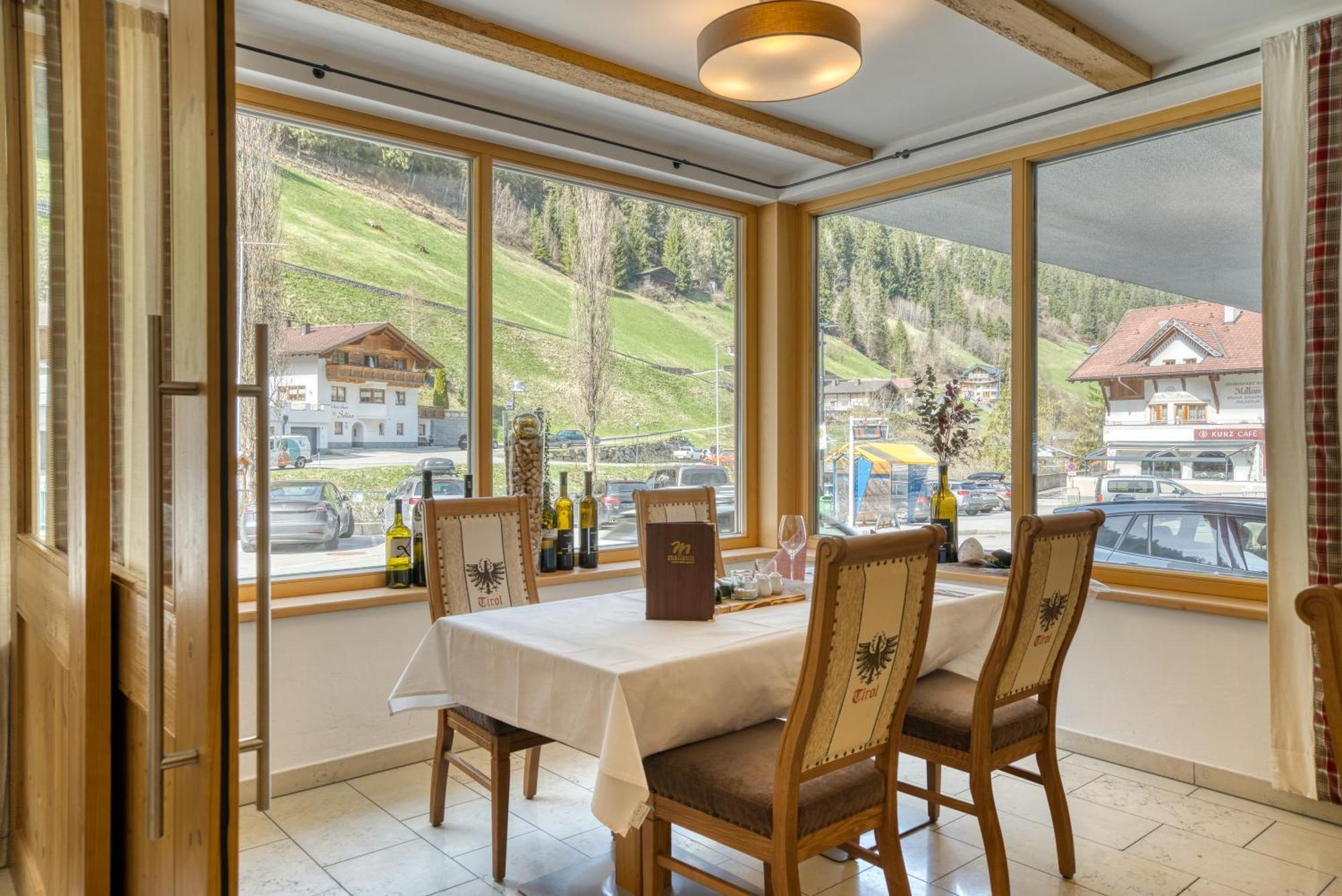 Mallaun Hotel.Erlebnis See Buitenkant foto
