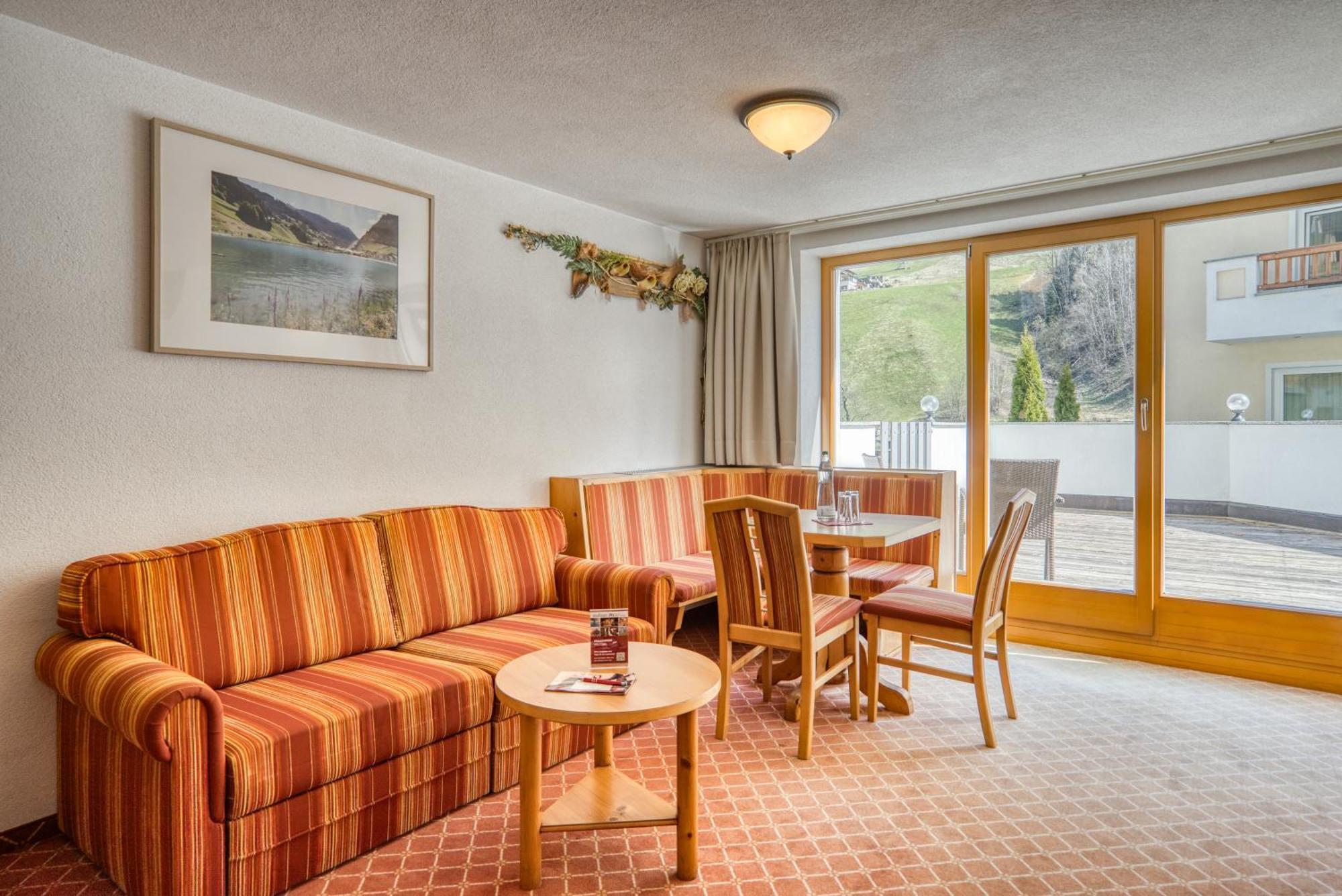 Mallaun Hotel.Erlebnis See Buitenkant foto