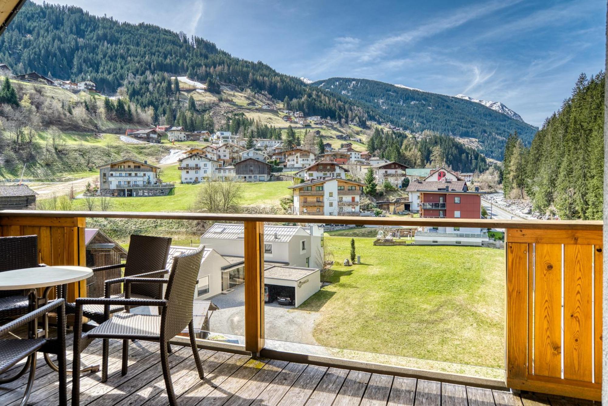 Mallaun Hotel.Erlebnis See Buitenkant foto