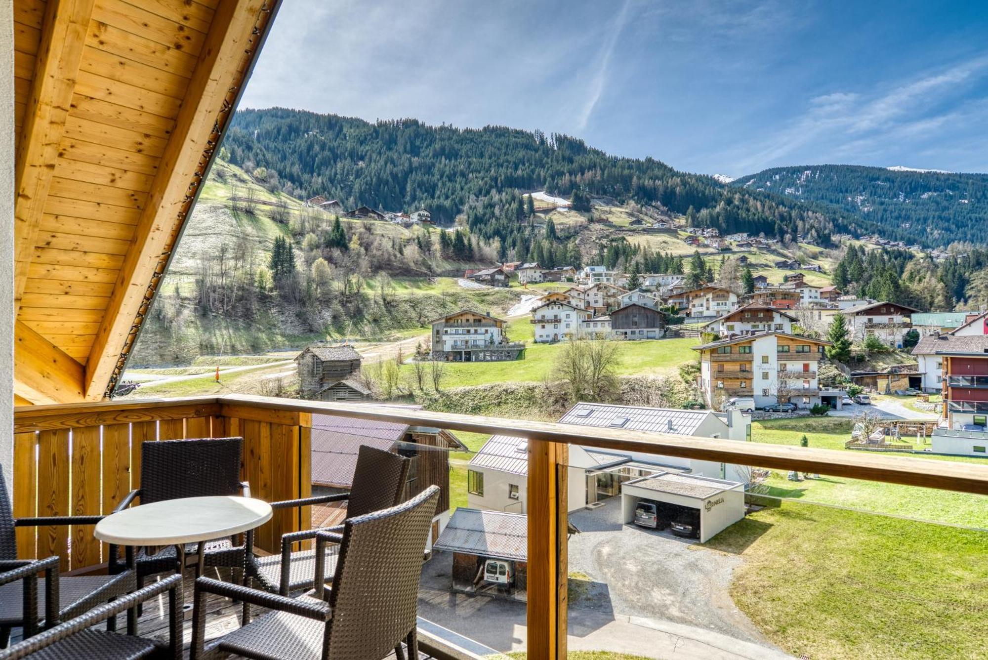 Mallaun Hotel.Erlebnis See Buitenkant foto